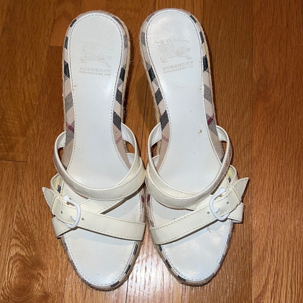 White Patten Burberry wedges 39